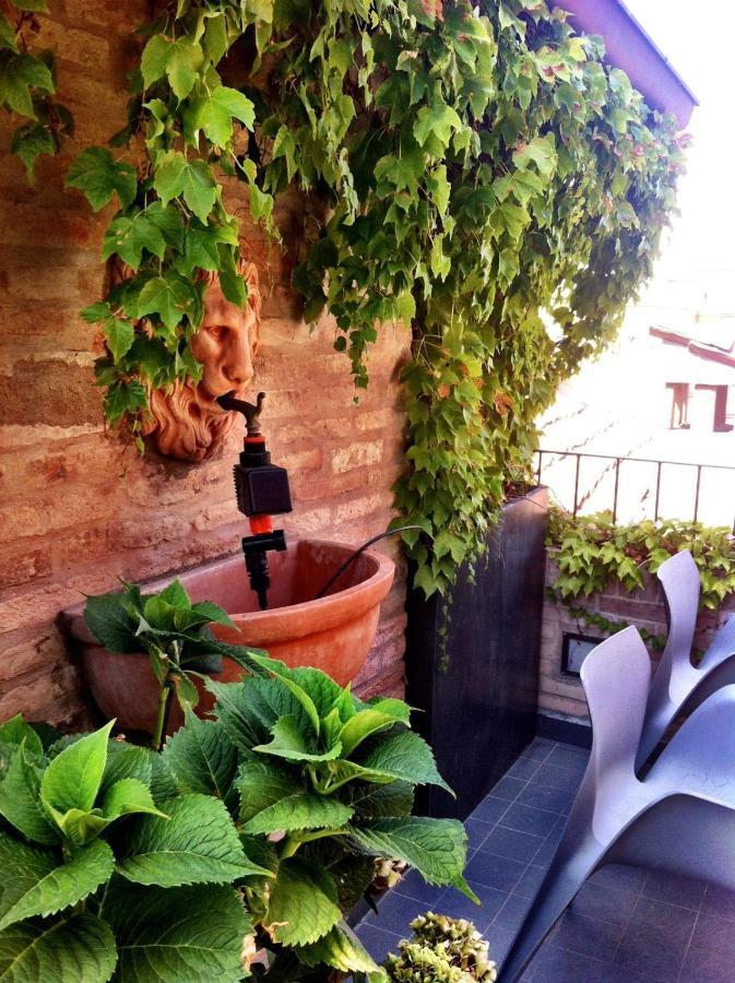 Apartamento Sui Tetti Di Bolonia Exterior foto
