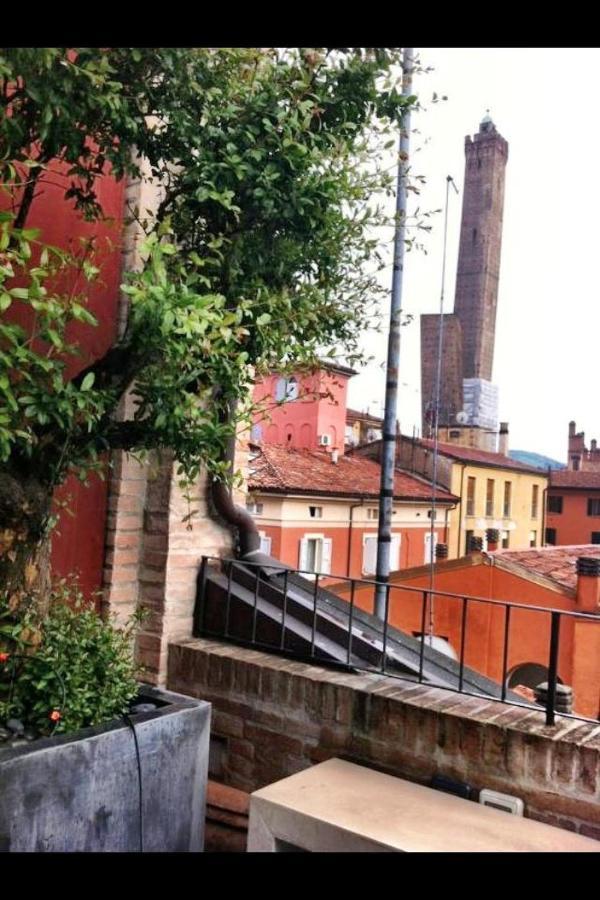 Apartamento Sui Tetti Di Bolonia Exterior foto